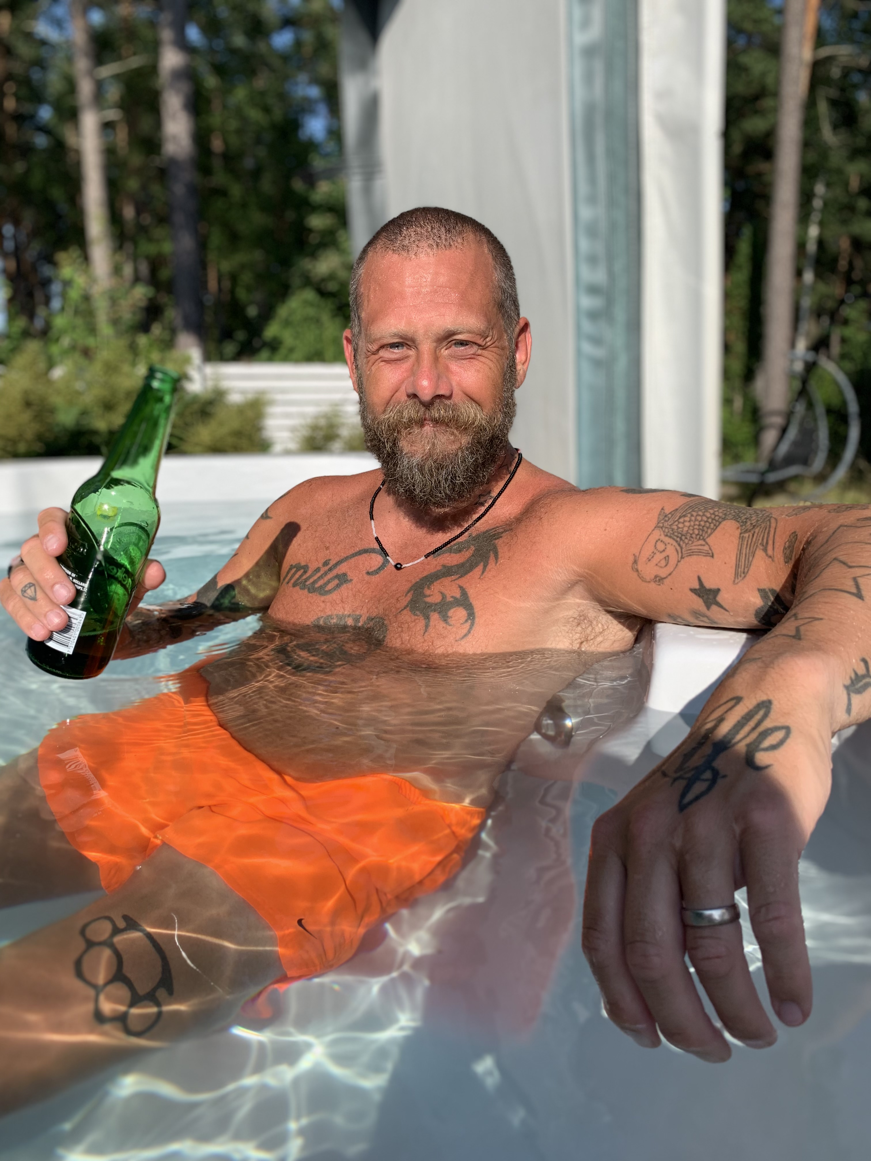 6C19EB5F-DE01-401F-8B50-48A911DE7A8C